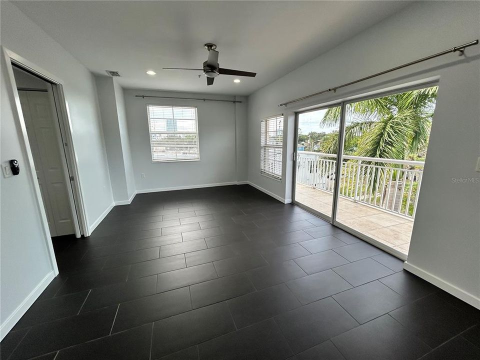 出租: $2,750 (2 贝兹, 2 浴室, 1504 平方英尺)