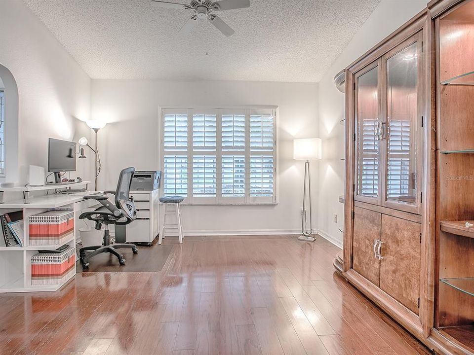 For Sale: $295,000 (3 beds, 2 baths, 1762 Square Feet)