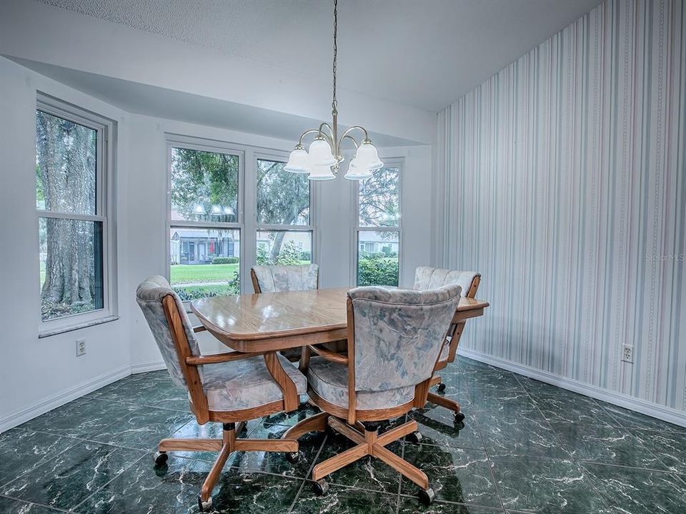 For Sale: $295,000 (3 beds, 2 baths, 1762 Square Feet)