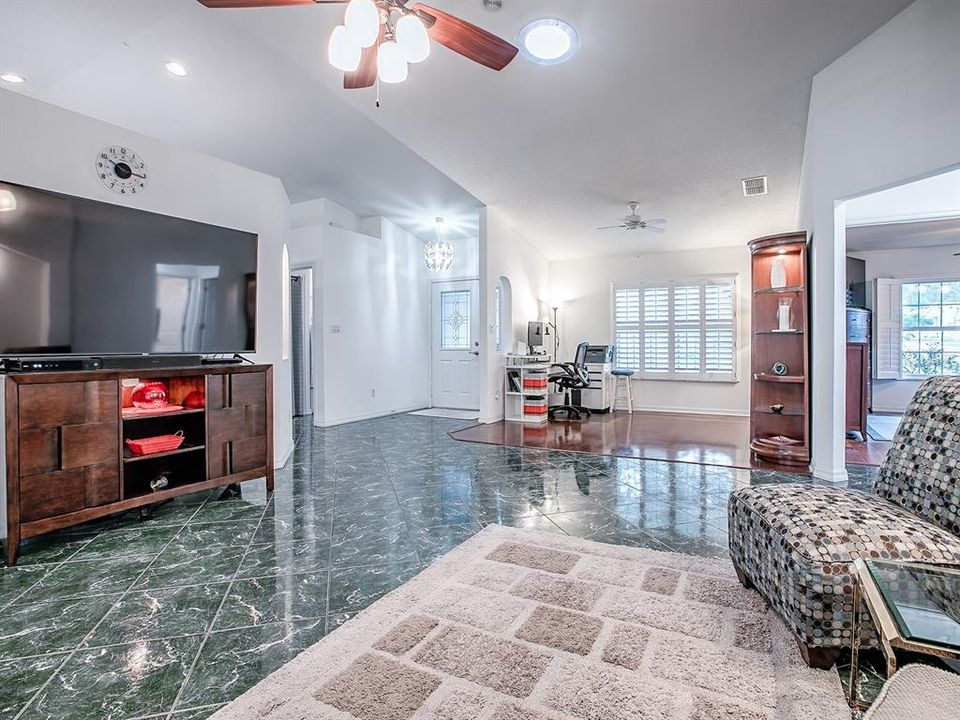 For Sale: $295,000 (3 beds, 2 baths, 1762 Square Feet)