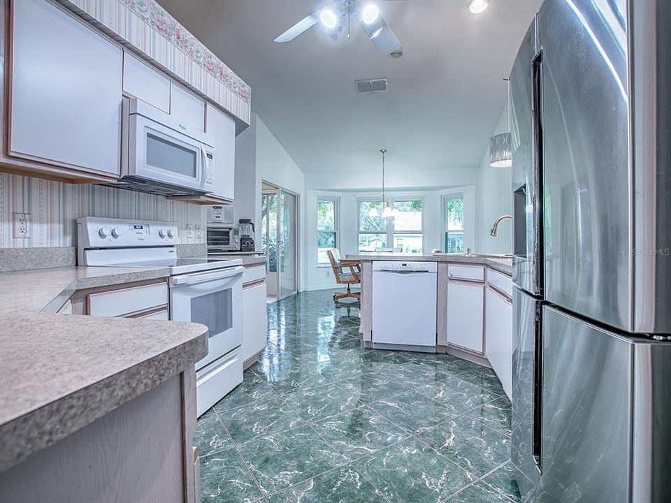 For Sale: $295,000 (3 beds, 2 baths, 1762 Square Feet)