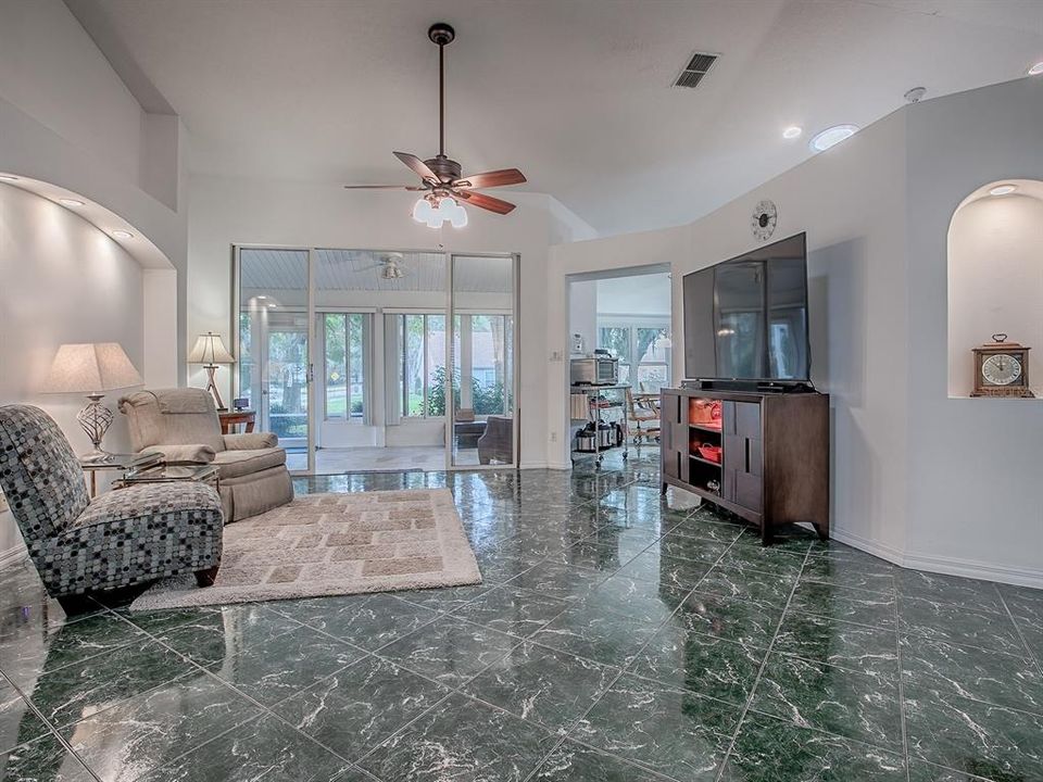 For Sale: $295,000 (3 beds, 2 baths, 1762 Square Feet)