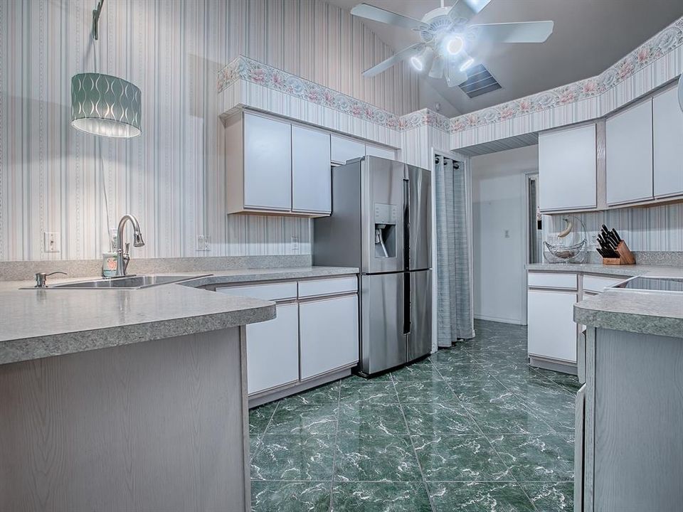 For Sale: $295,000 (3 beds, 2 baths, 1762 Square Feet)