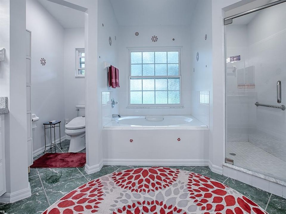 For Sale: $295,000 (3 beds, 2 baths, 1762 Square Feet)