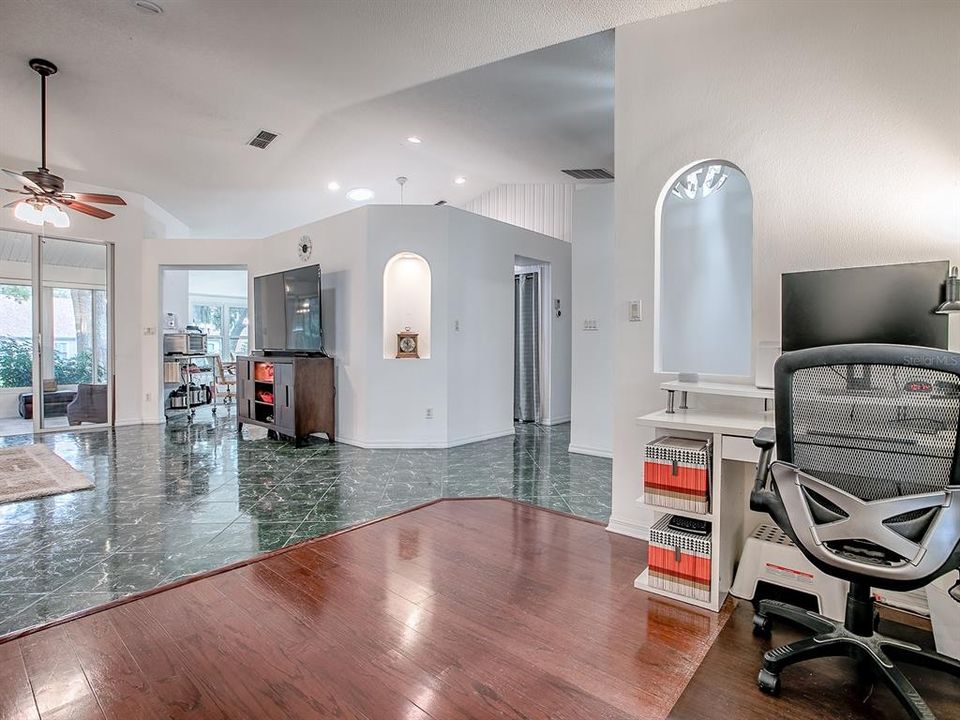 For Sale: $295,000 (3 beds, 2 baths, 1762 Square Feet)