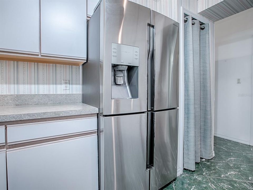 For Sale: $295,000 (3 beds, 2 baths, 1762 Square Feet)