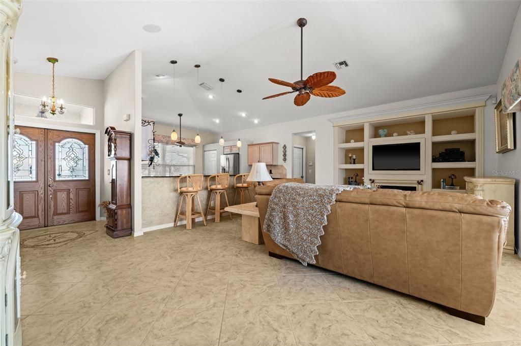 На продажу: $925,000 (3 спален, 2 ванн, 1685 Квадратных фут)