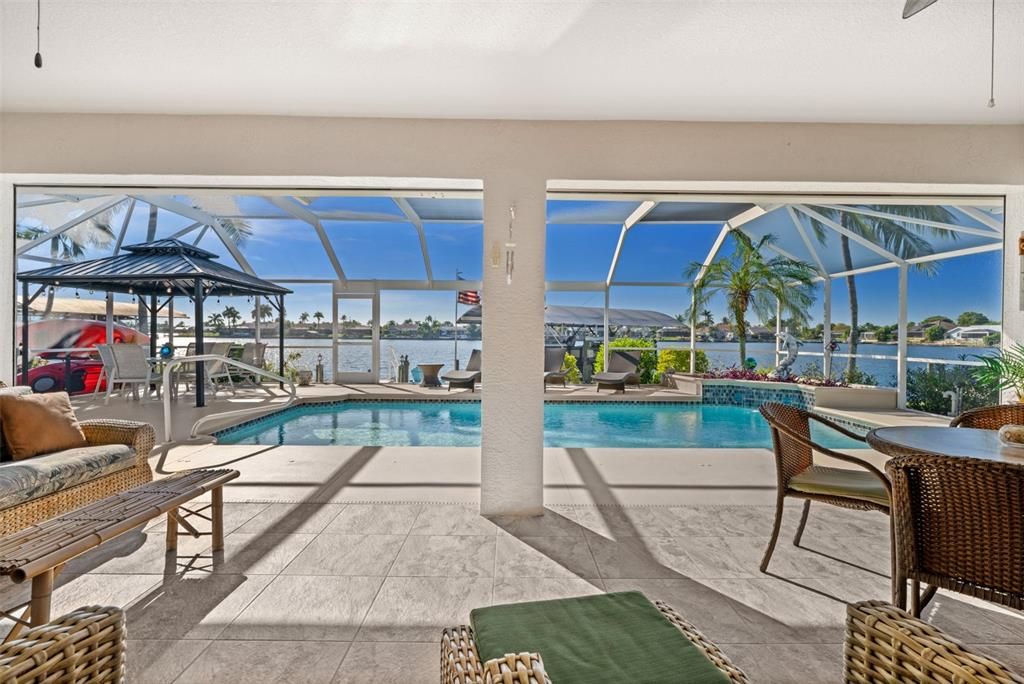 На продажу: $925,000 (3 спален, 2 ванн, 1685 Квадратных фут)