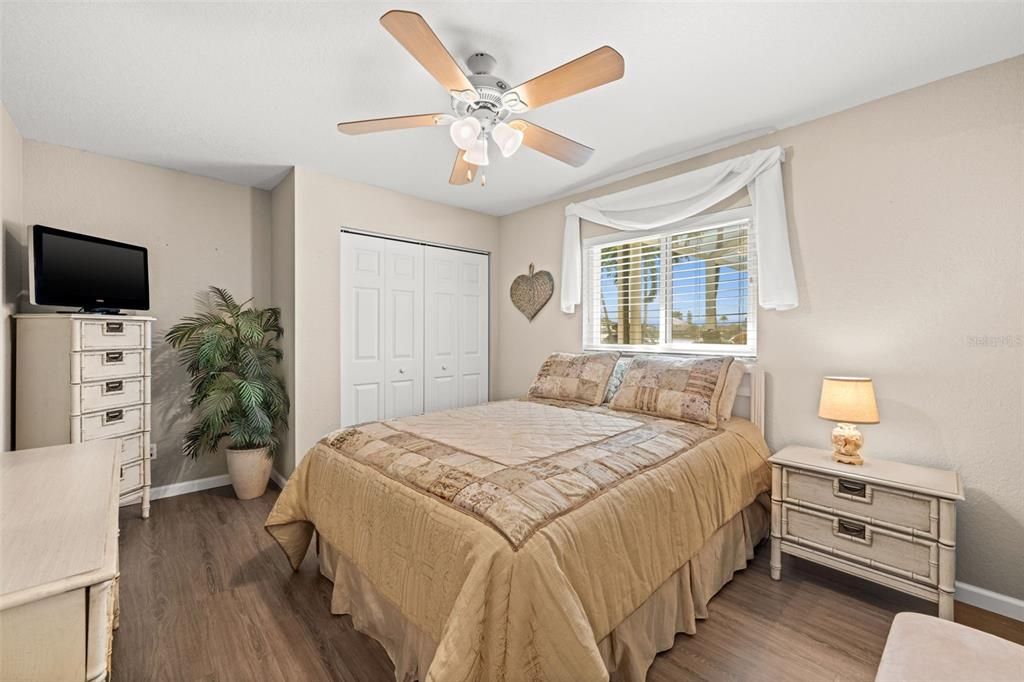 На продажу: $925,000 (3 спален, 2 ванн, 1685 Квадратных фут)