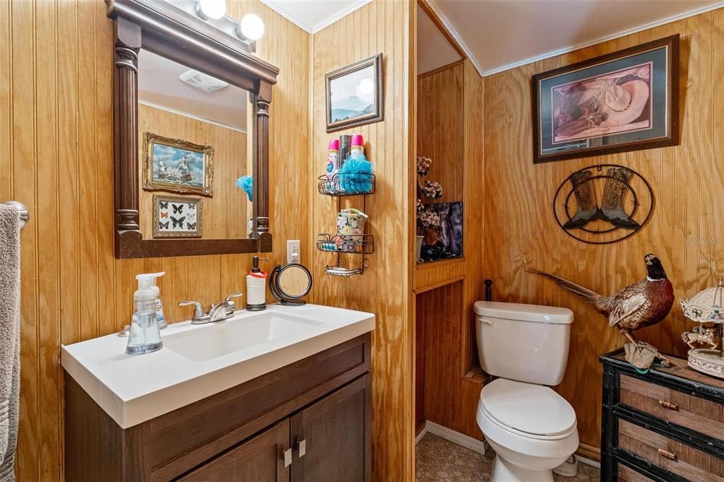 For Sale: $450,000 (1 beds, 1 baths, 1100 Square Feet)