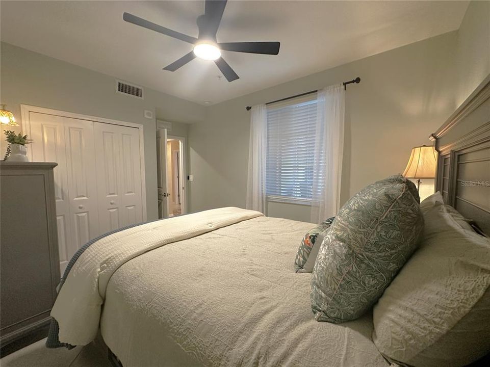 出租: $6,000 (2 贝兹, 2 浴室, 1366 平方英尺)