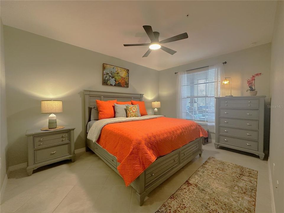 出租: $6,000 (2 贝兹, 2 浴室, 1366 平方英尺)