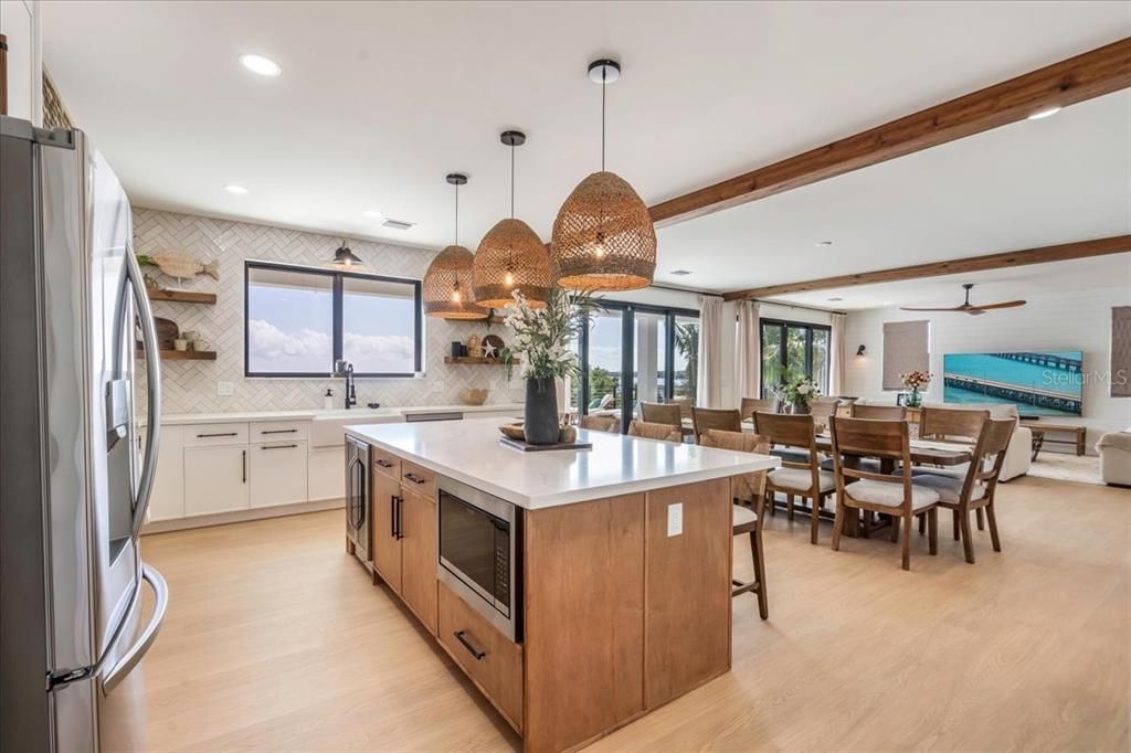 For Sale: $4,750,000 (6 beds, 6 baths, 3102 Square Feet)