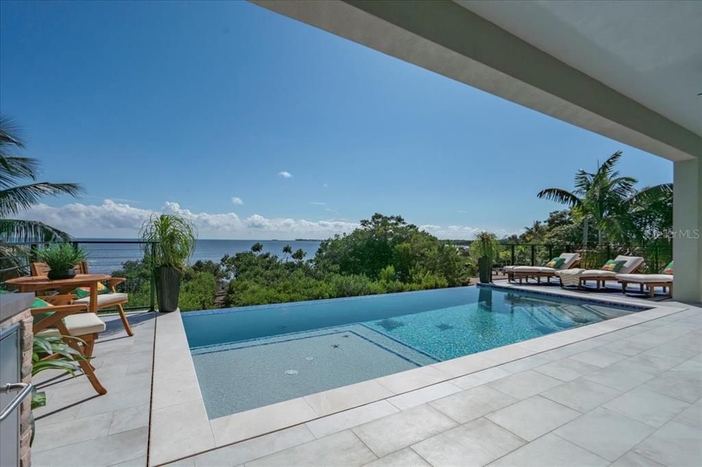 For Sale: $4,750,000 (6 beds, 6 baths, 3102 Square Feet)