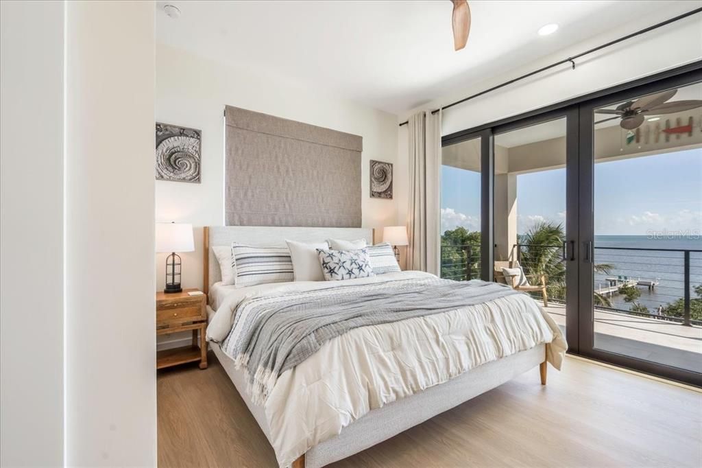 For Sale: $4,750,000 (6 beds, 6 baths, 3102 Square Feet)