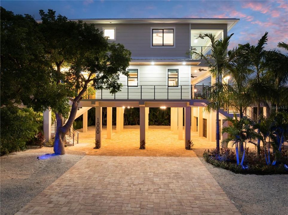 For Sale: $4,750,000 (6 beds, 6 baths, 3102 Square Feet)