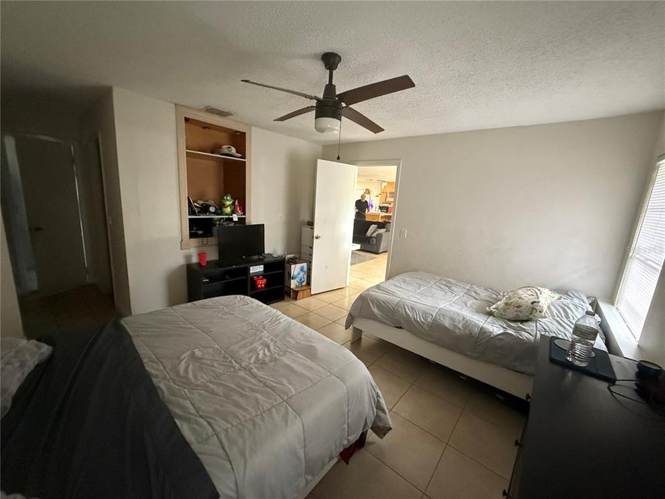 For Rent: $2,100 (3 beds, 2 baths, 1684 Square Feet)