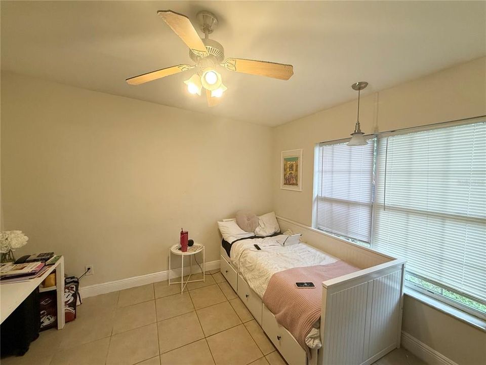 For Rent: $2,100 (3 beds, 2 baths, 1684 Square Feet)