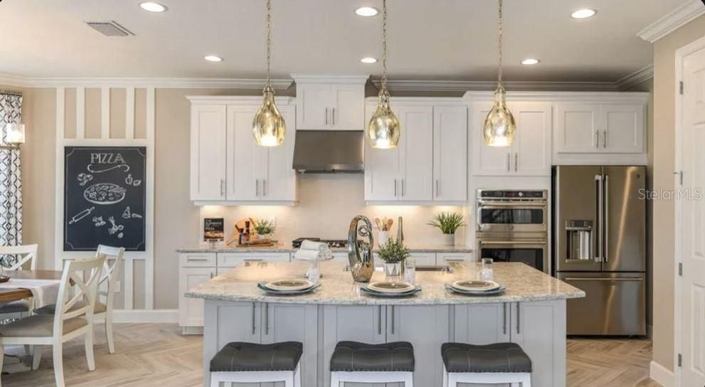 На продажу: $691,374 (5 спален, 4 ванн, 3422 Квадратных фут)