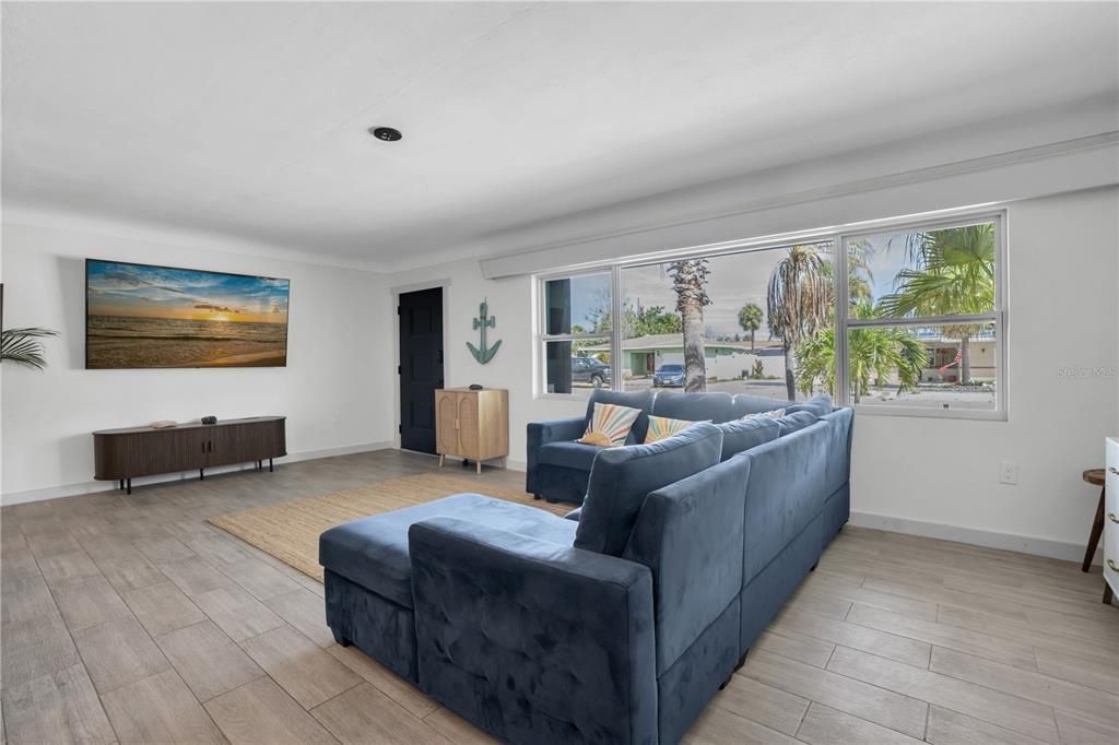 待售: $610,000 (3 贝兹, 2 浴室, 1519 平方英尺)