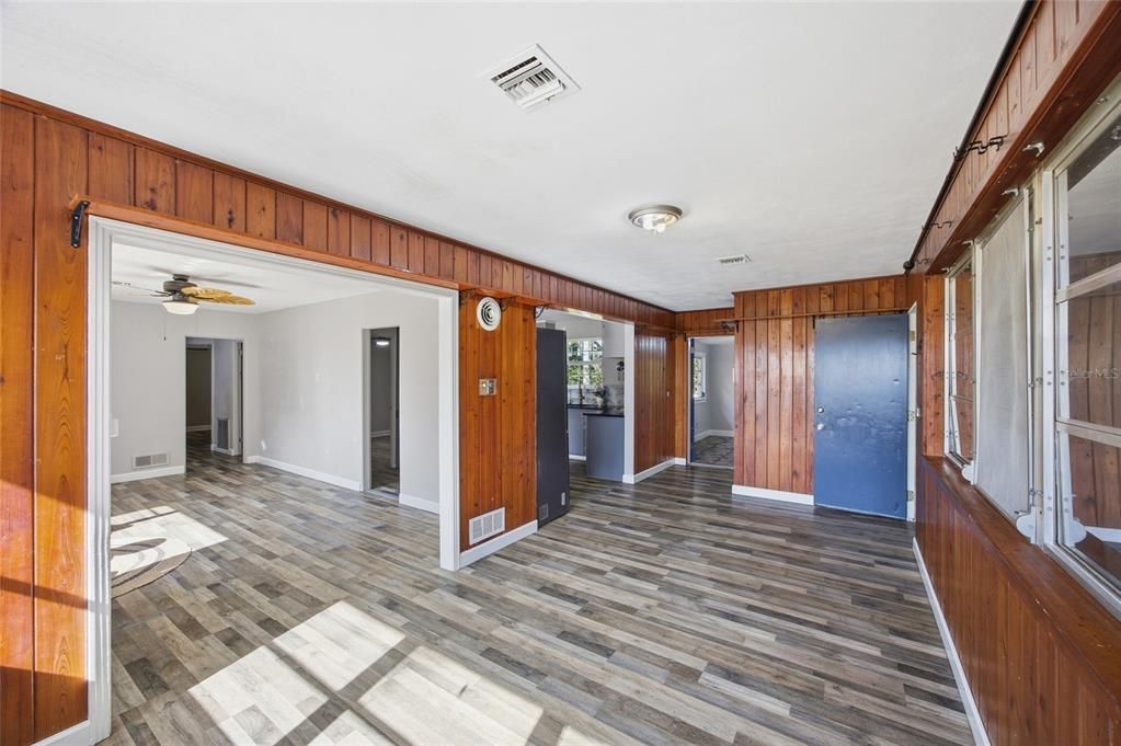 待售: $265,000 (4 贝兹, 2 浴室, 1549 平方英尺)