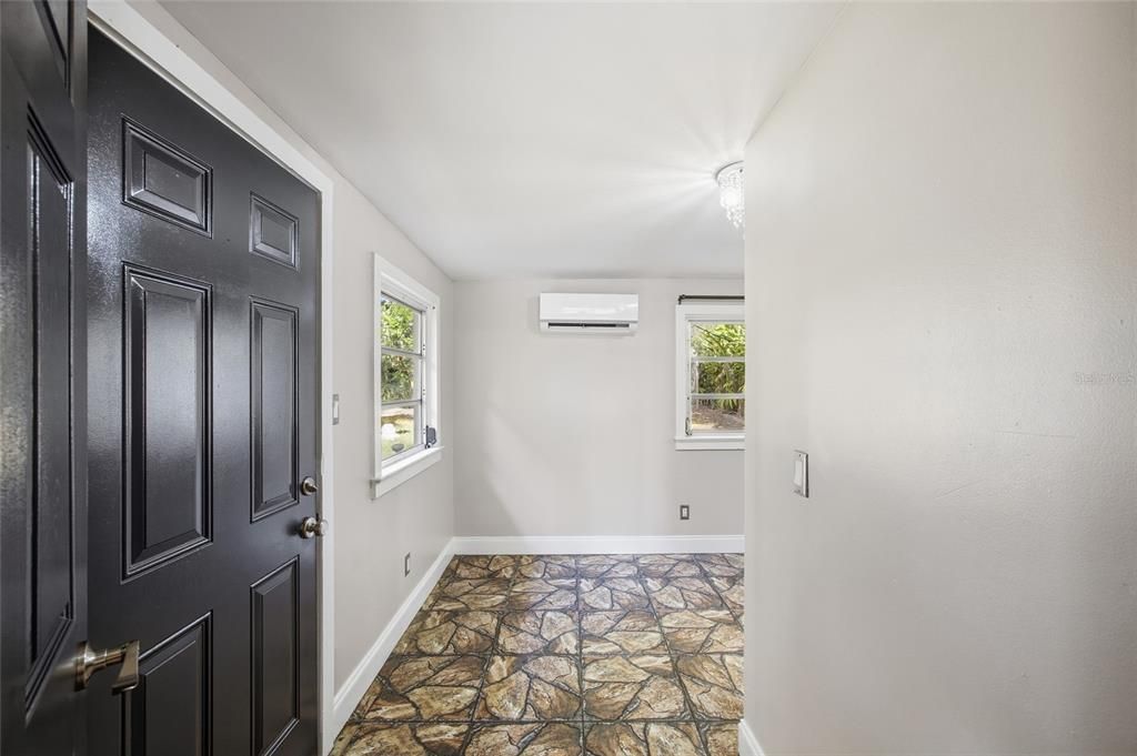 待售: $265,000 (4 贝兹, 2 浴室, 1549 平方英尺)