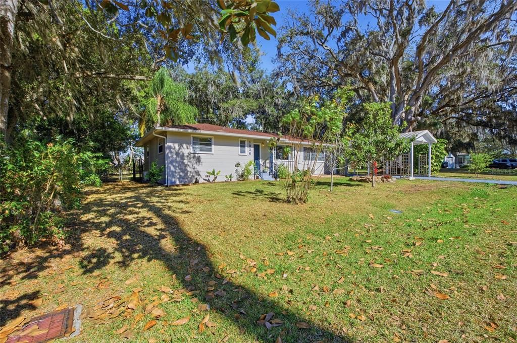 待售: $265,000 (4 贝兹, 2 浴室, 1549 平方英尺)