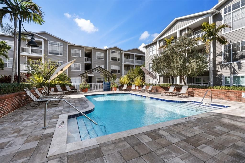 For Sale: $517,000 (2 beds, 2 baths, 1065 Square Feet)