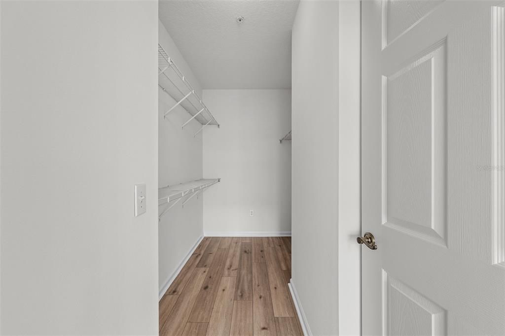 For Sale: $517,000 (2 beds, 2 baths, 1065 Square Feet)