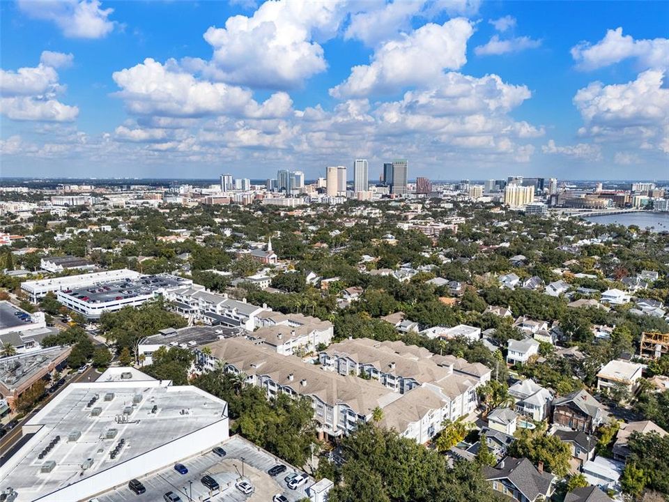 For Sale: $517,000 (2 beds, 2 baths, 1065 Square Feet)