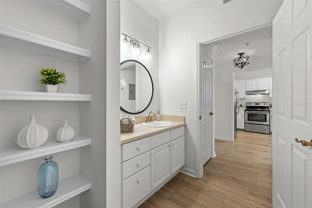 For Sale: $517,000 (2 beds, 2 baths, 1065 Square Feet)