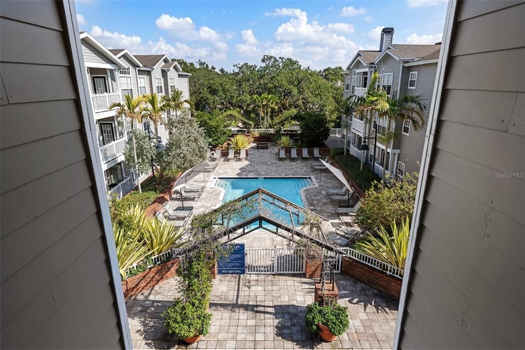 For Sale: $517,000 (2 beds, 2 baths, 1065 Square Feet)