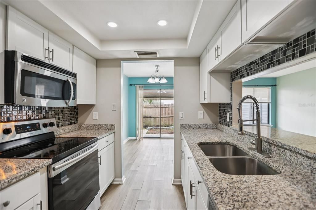 En Venta: $215,000 (2 camas, 2 baños, 1048 Pies cuadrados)