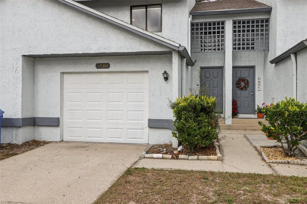 En Venta: $215,000 (2 camas, 2 baños, 1048 Pies cuadrados)