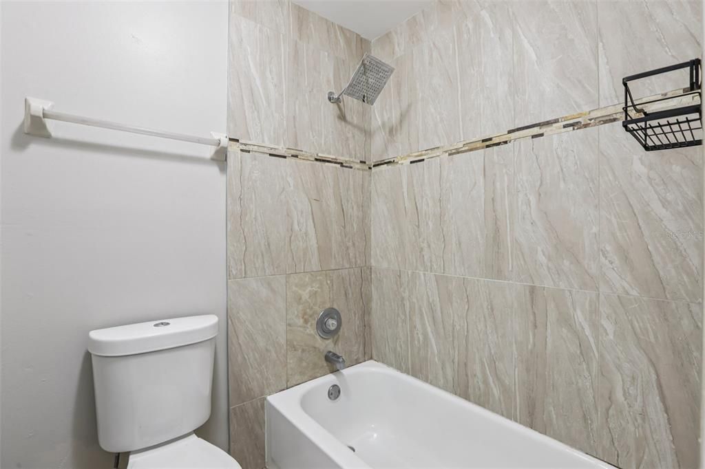 En Venta: $215,000 (2 camas, 2 baños, 1048 Pies cuadrados)