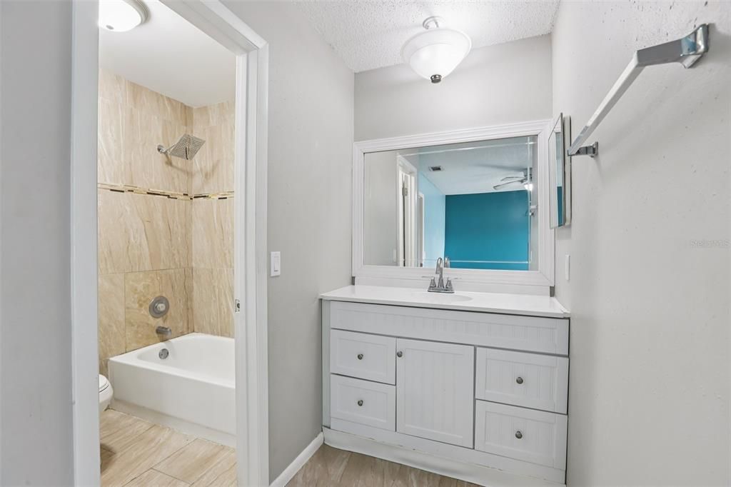 En Venta: $215,000 (2 camas, 2 baños, 1048 Pies cuadrados)