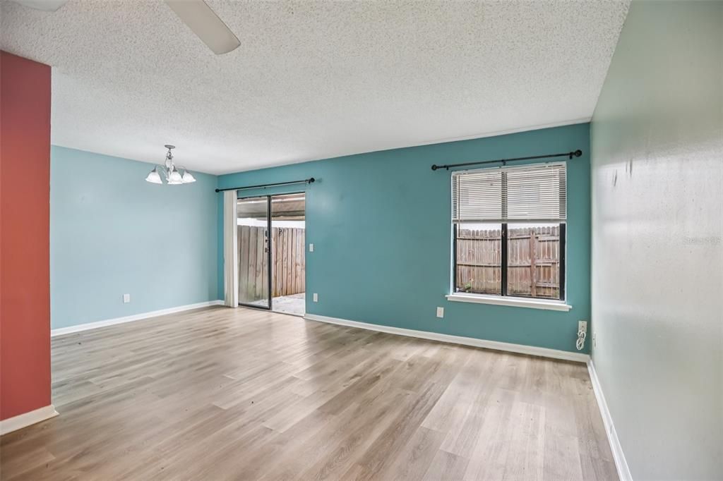 En Venta: $215,000 (2 camas, 2 baños, 1048 Pies cuadrados)