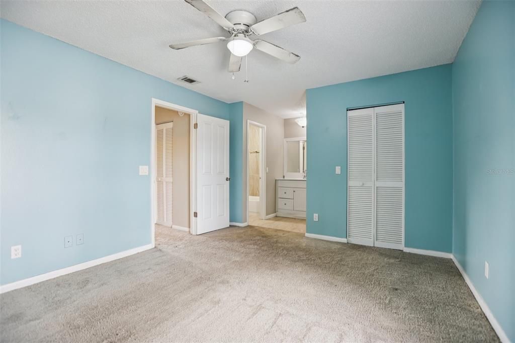 En Venta: $215,000 (2 camas, 2 baños, 1048 Pies cuadrados)