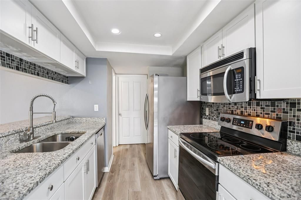 En Venta: $215,000 (2 camas, 2 baños, 1048 Pies cuadrados)