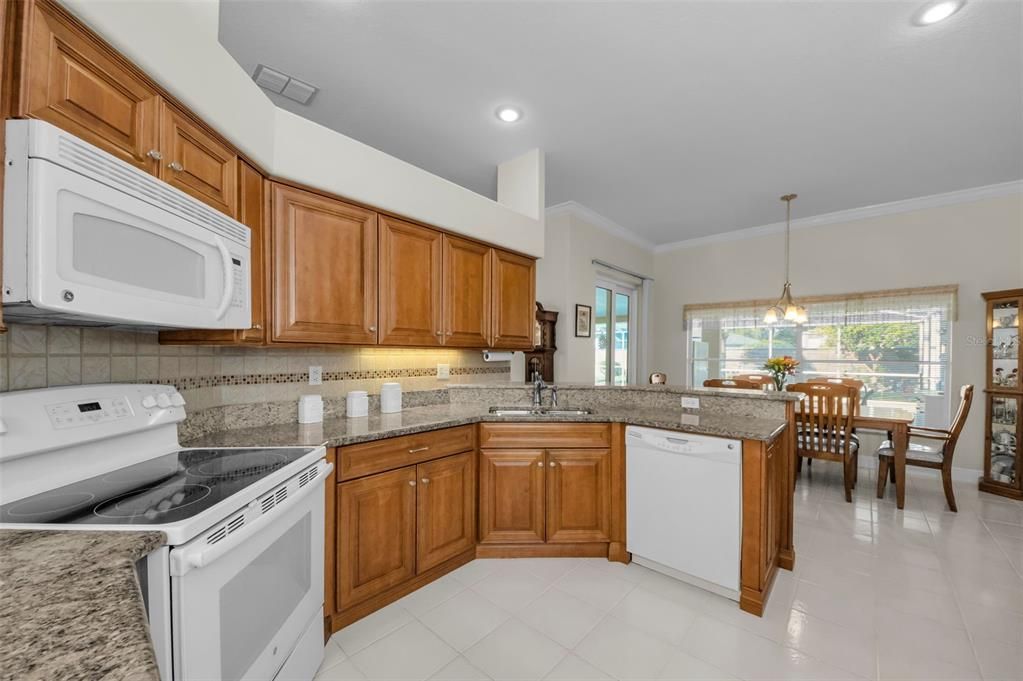 На продажу: $555,000 (4 спален, 2 ванн, 2151 Квадратных фут)