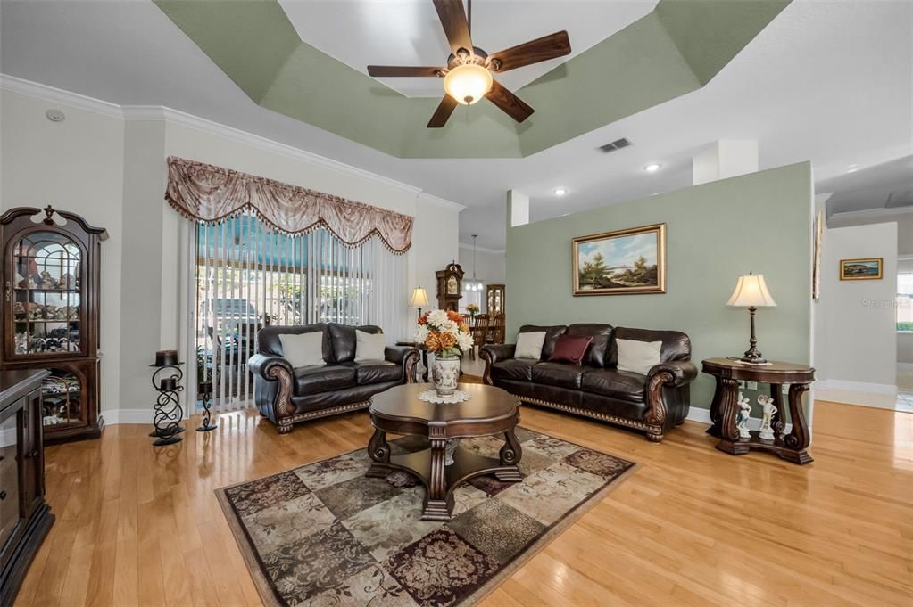 На продажу: $555,000 (4 спален, 2 ванн, 2151 Квадратных фут)