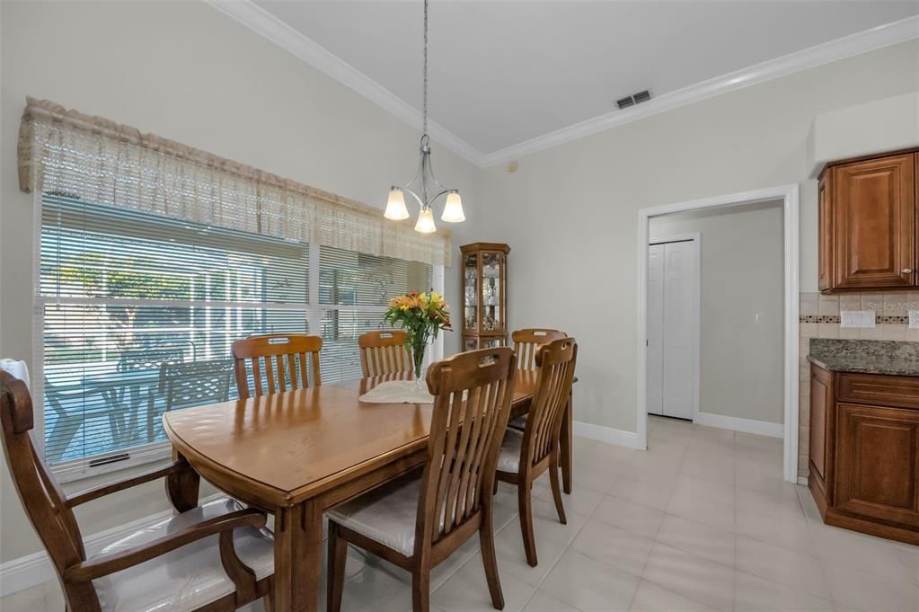 На продажу: $555,000 (4 спален, 2 ванн, 2151 Квадратных фут)