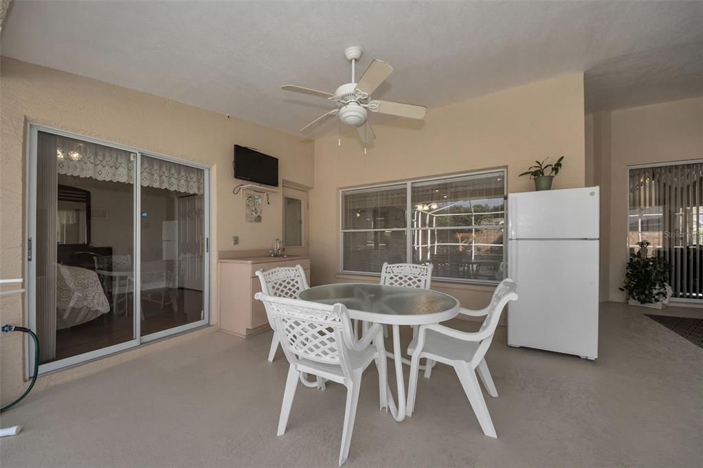 На продажу: $555,000 (4 спален, 2 ванн, 2151 Квадратных фут)