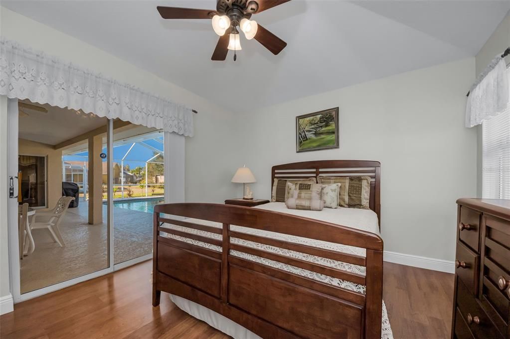 На продажу: $555,000 (4 спален, 2 ванн, 2151 Квадратных фут)