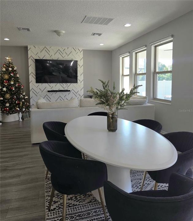 For Rent: $2,850 (4 beds, 3 baths, 2441 Square Feet)