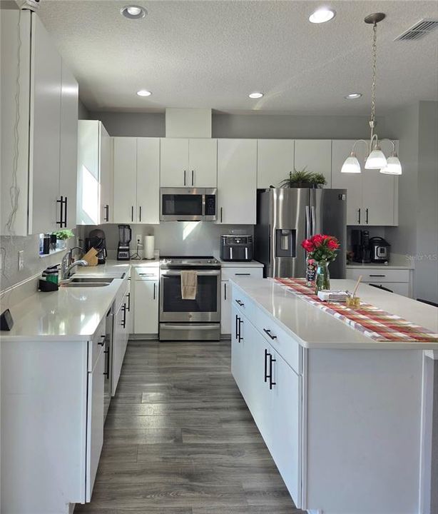 For Rent: $2,850 (4 beds, 3 baths, 2441 Square Feet)