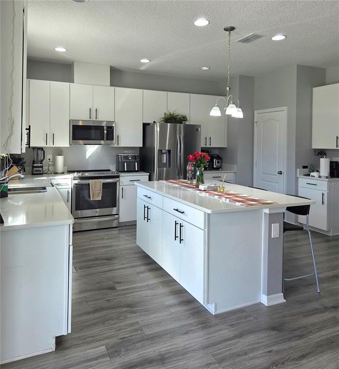 For Rent: $2,850 (4 beds, 3 baths, 2441 Square Feet)