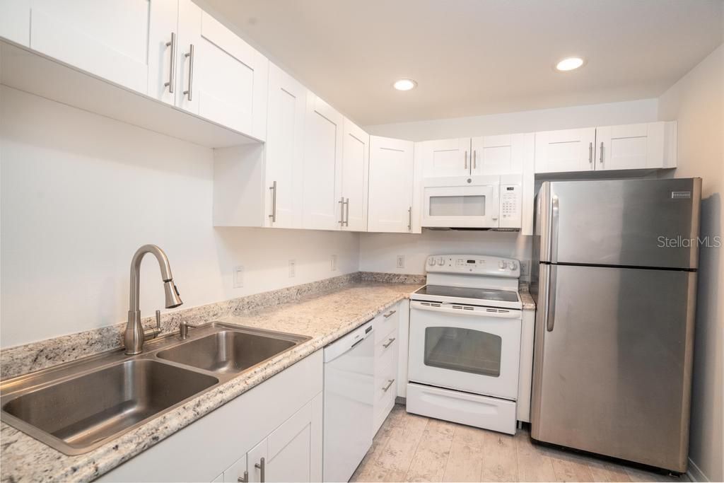 En Venta: $119,900 (1 camas, 1 baños, 728 Pies cuadrados)