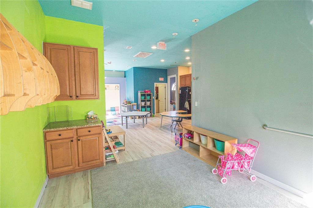 待售: $875,000 (0 贝兹, 0 浴室, 2530 平方英尺)