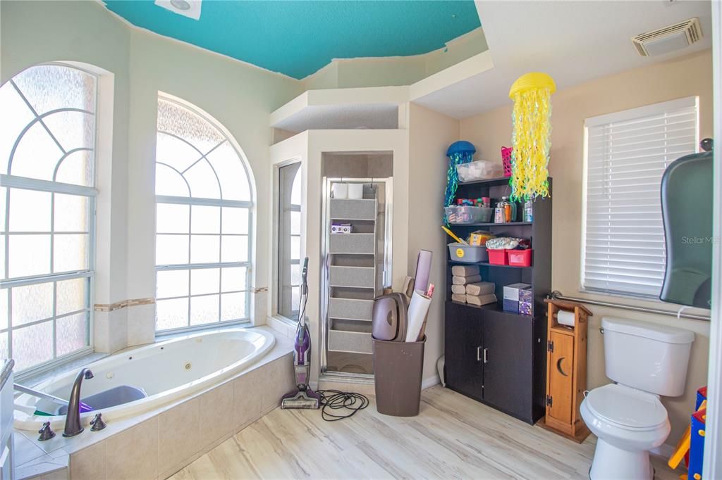 待售: $875,000 (0 贝兹, 0 浴室, 2530 平方英尺)